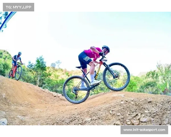 业余车手“木兰”每日训练50公里，获偶像签名激励坚持骑行